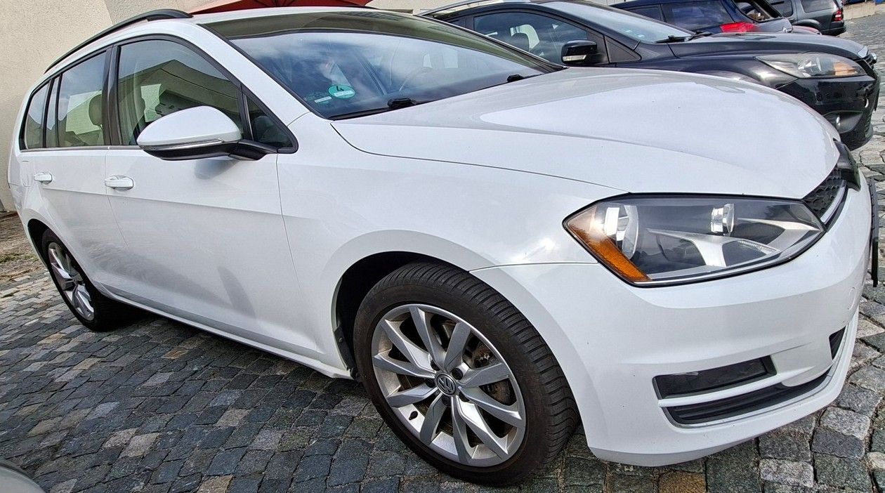 2015 VW GOLF TSI.PIC.jpg