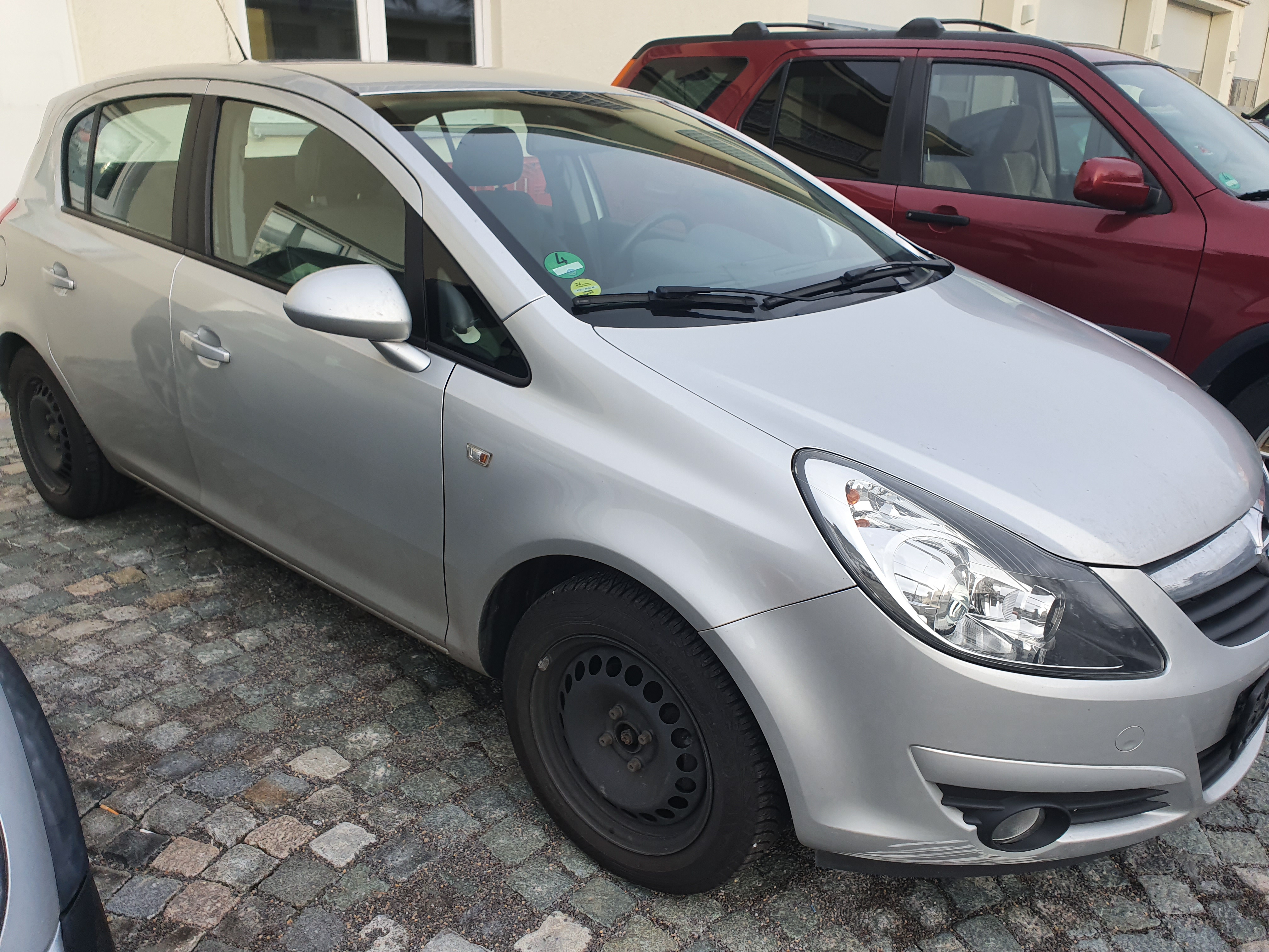 Opel Corsa side view.jpg